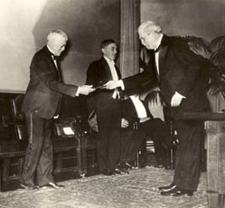1930 Douglassantevs Large