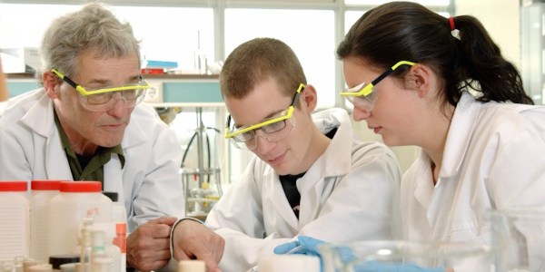Improve undergraduate STEM education now, urge Cottrell Scholars and AAU in Nature article